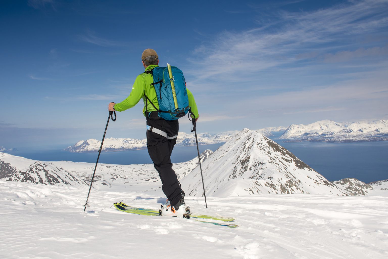 less-is-more-lightweight-ski-touring-kit-in-the-spotlight-fall-line